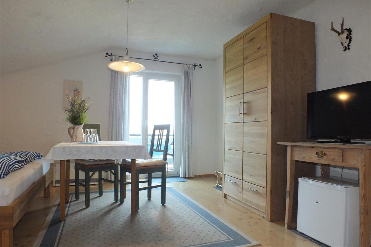 Haus Chiemseeblick Hotell Grabenstätt Exteriör bild